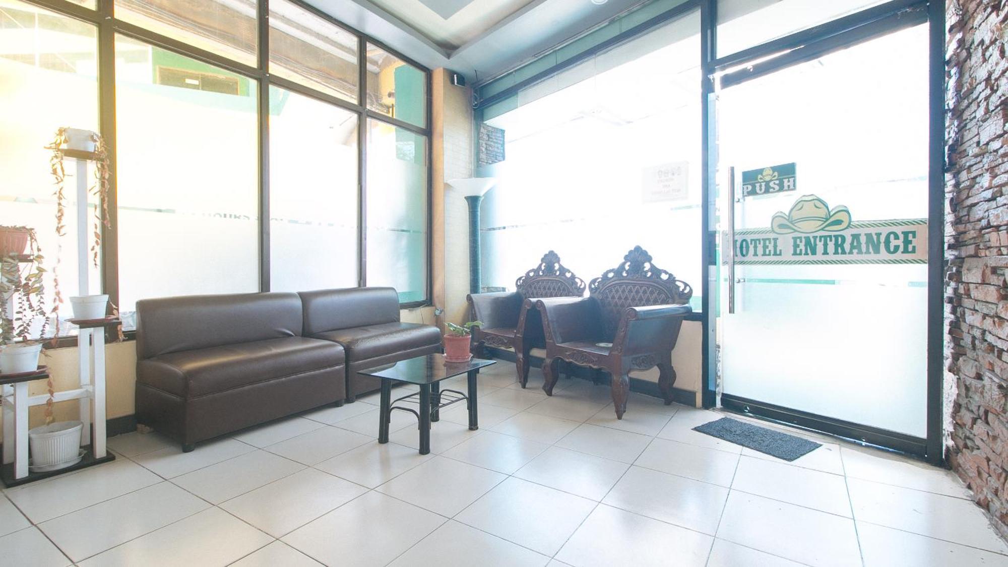 Reddoorz Near Sm City Muntinlupa San Pedro  Bagian luar foto
