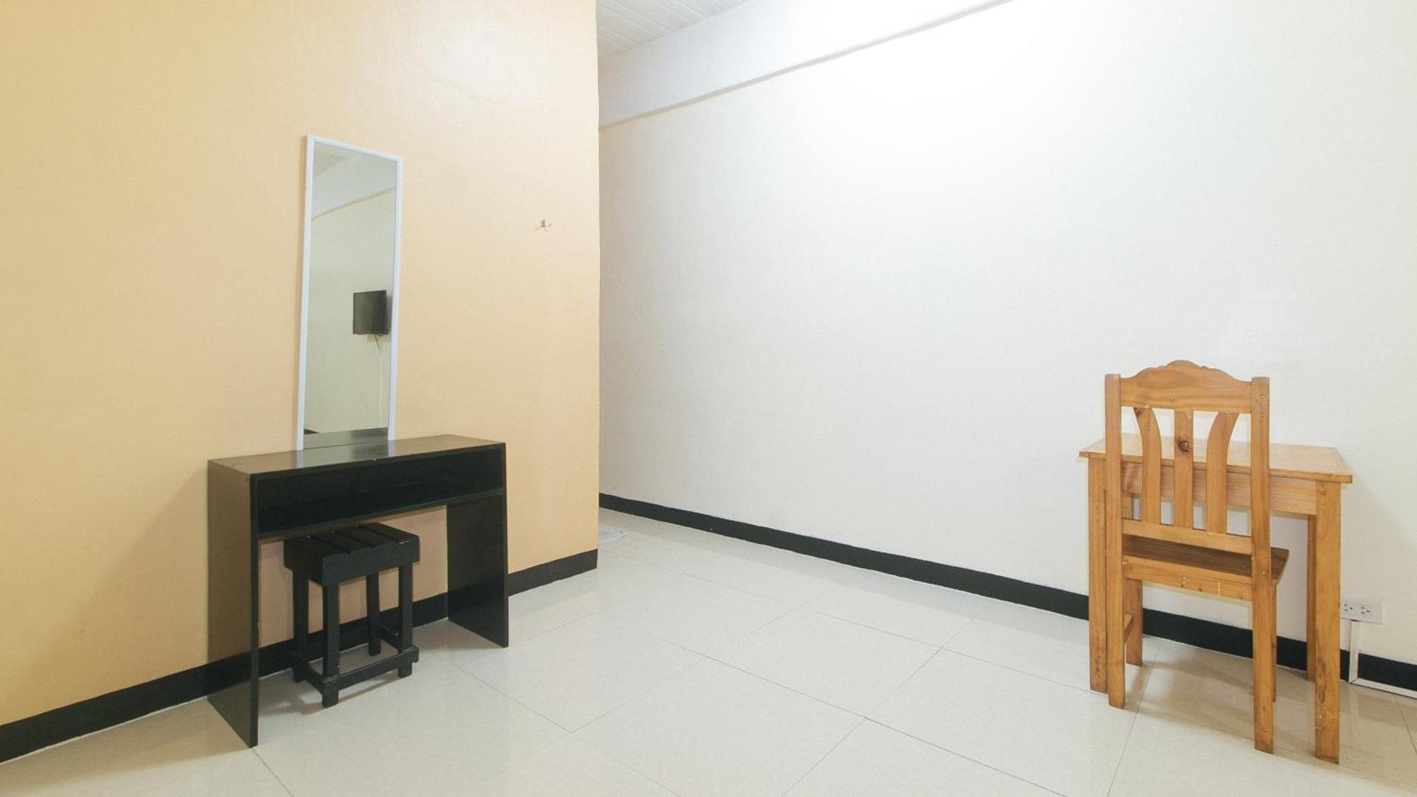 Reddoorz Near Sm City Muntinlupa San Pedro  Bagian luar foto