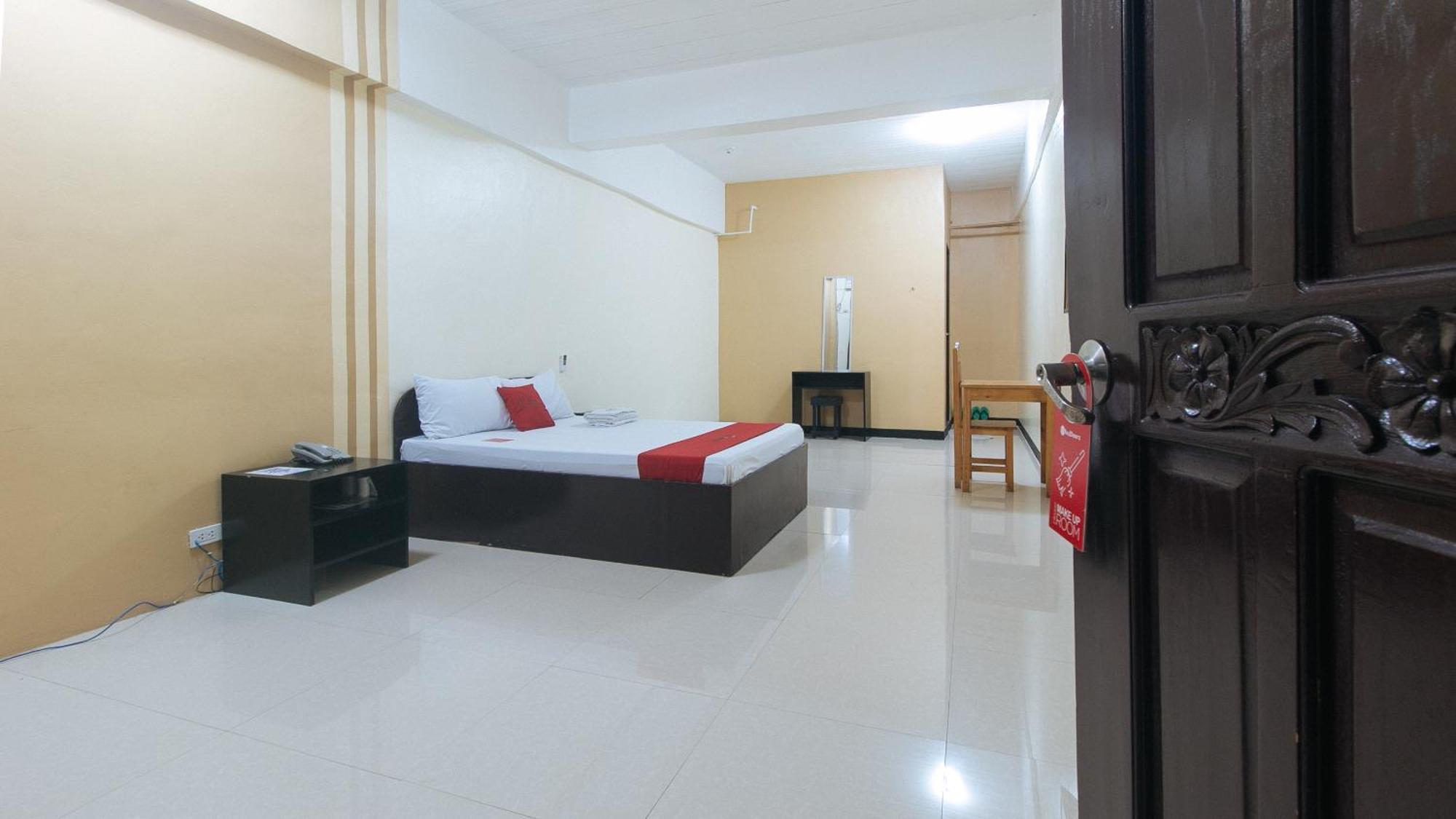 Reddoorz Near Sm City Muntinlupa San Pedro  Bagian luar foto