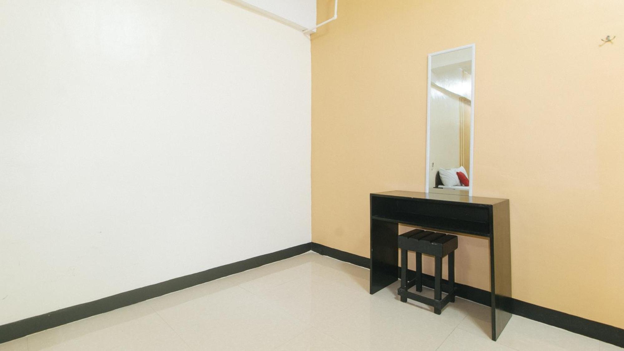 Reddoorz Near Sm City Muntinlupa San Pedro  Bagian luar foto